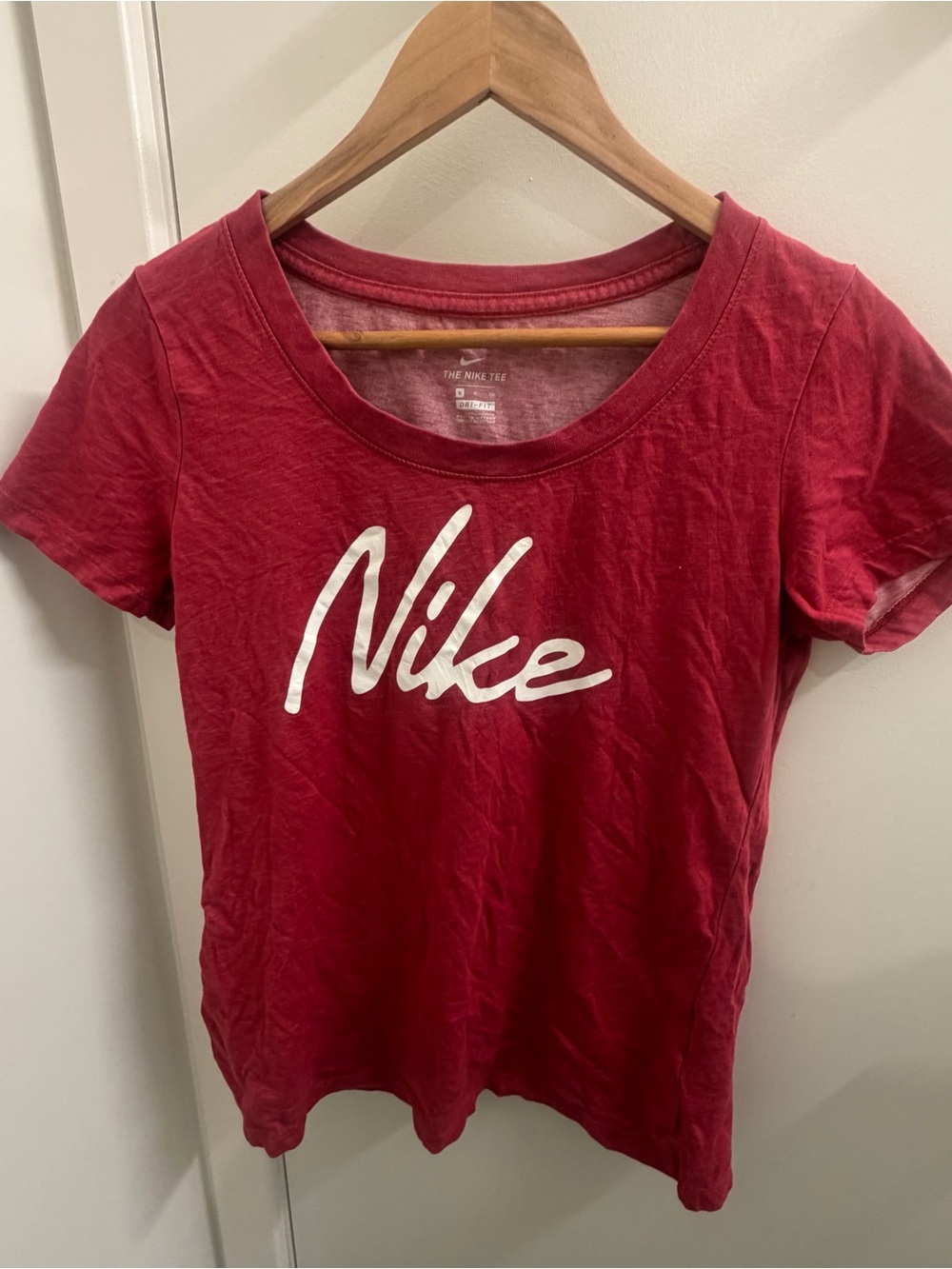Nike Dri-FIT Pink Script Logo Graphic‎ T-Shirt Women’s Size Small Athletic Tee